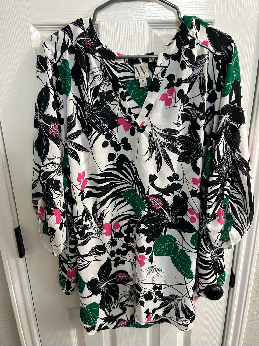 Worthington size 2X white black pink green tropical palm leaf blouse 3/4 sleeve